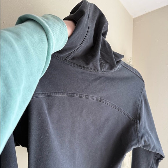 NWTOT Black lululemon all yours cropped hoodie - Picture 8 of 10